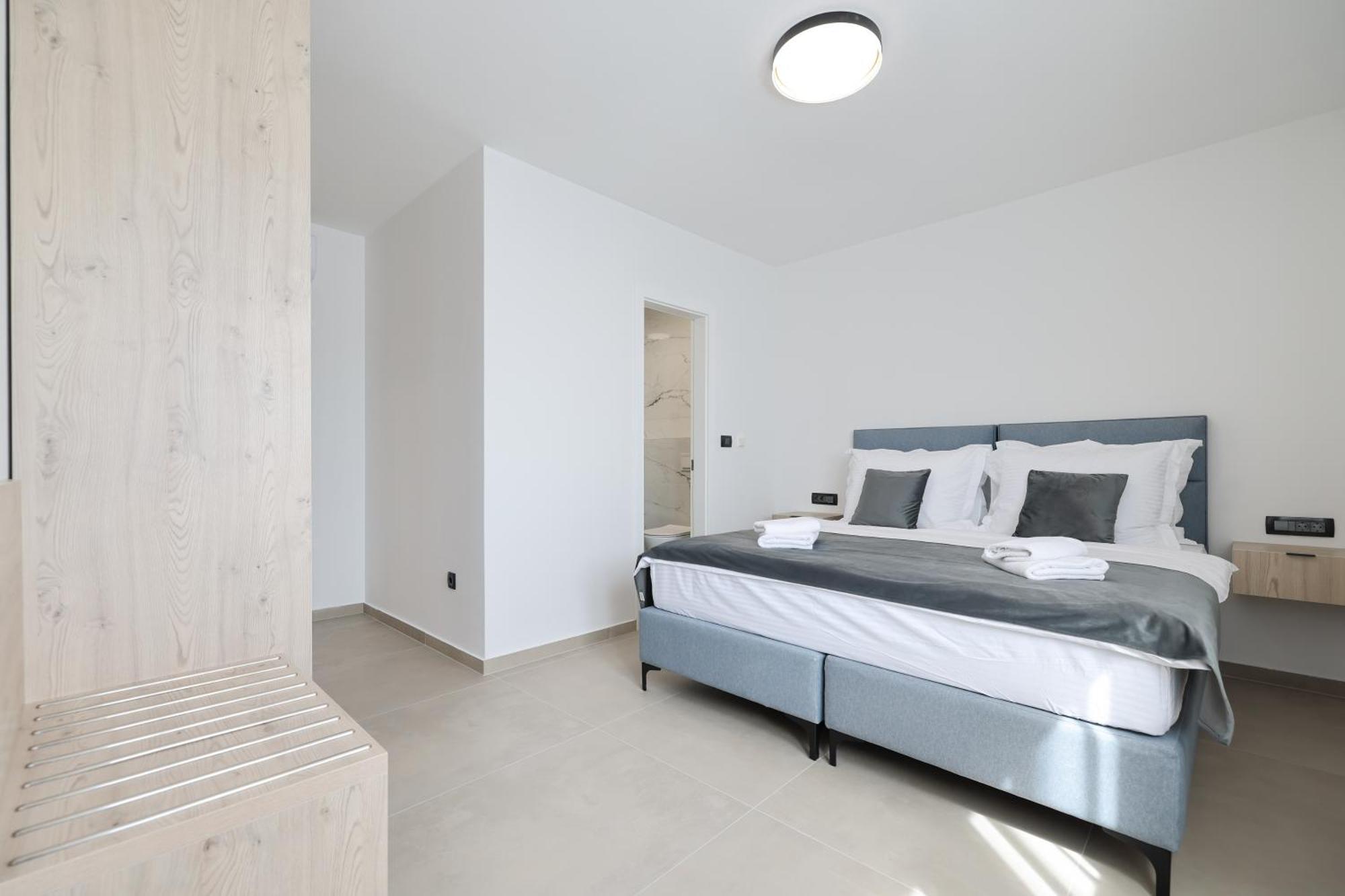 Deluxe Apartments Privlaka On The Sand Phòng bức ảnh