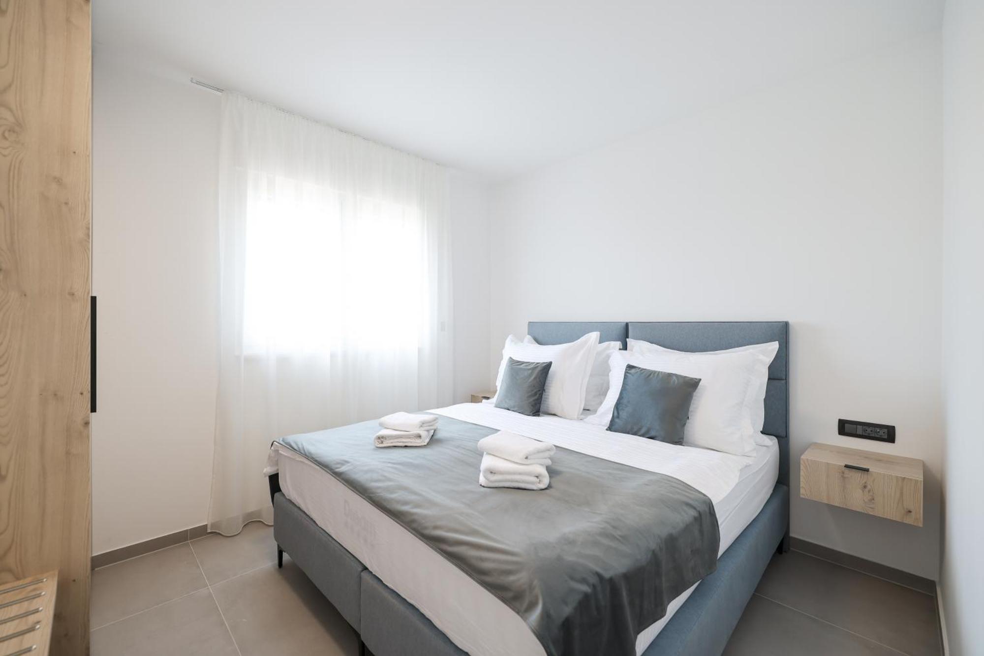 Deluxe Apartments Privlaka On The Sand Ngoại thất bức ảnh